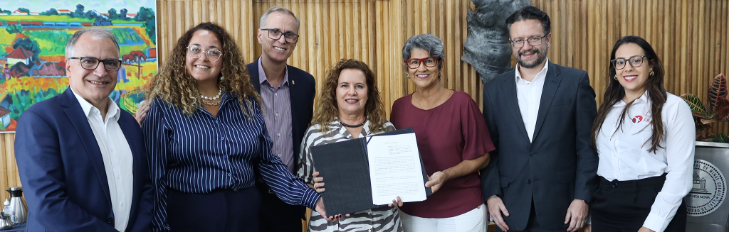 FBAC e UFMG firmam parceria para ações na APAC Feminina de Belo Horizonte.